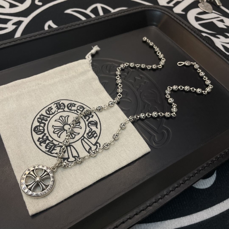 Ch*0me He**ts necklaces